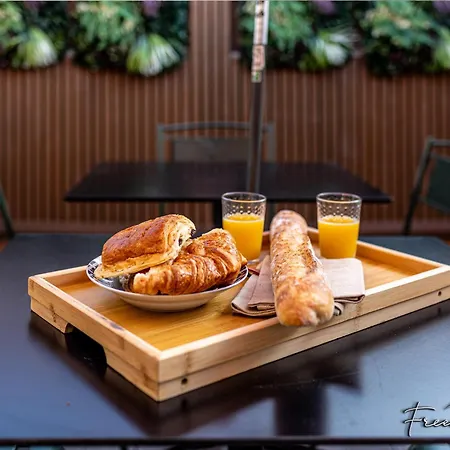 Hébergement de vacances Marvel House - Disneyland 5min, Private Parking, Terrace Magny-le-Hongre