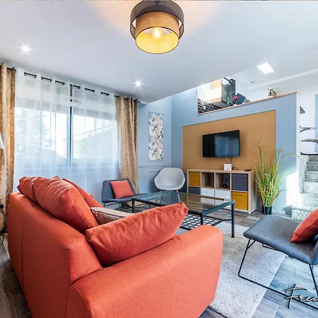 Hébergement de vacances Marvel House - Disneyland 5min, Private Parking, Terrace