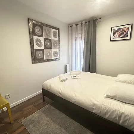 Hébergement de vacances Marvel House - Disneyland 5min, Private Parking, Terrace