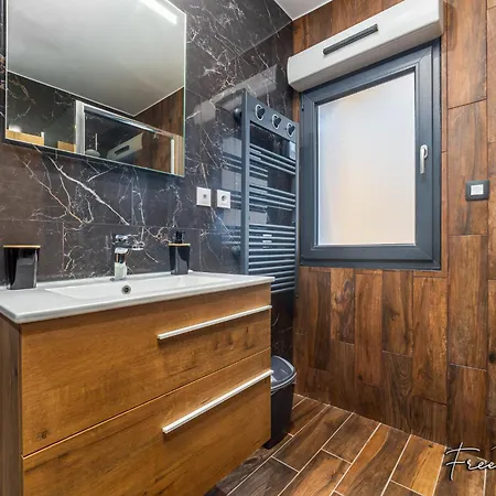 Nyaraló Marvel House - Disneyland 5min, Private Parking, Terrace Magny-le-Hongre