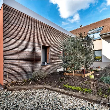 Marvel House - Disneyland 5min, Private Parking, Terrace Сasa de vacaciones Magny-le-Hongre