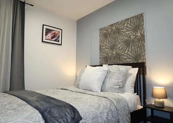 Hébergement de vacances Marvel House - Disneyland 5min, Private Parking, Terrace *