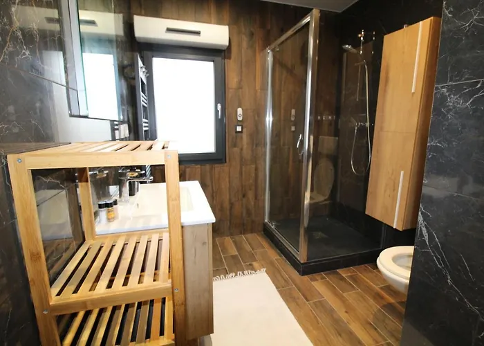 Marvel House - Disneyland 5min, Private Parking, Terrace Hébergement de vacances Magny-le-Hongre