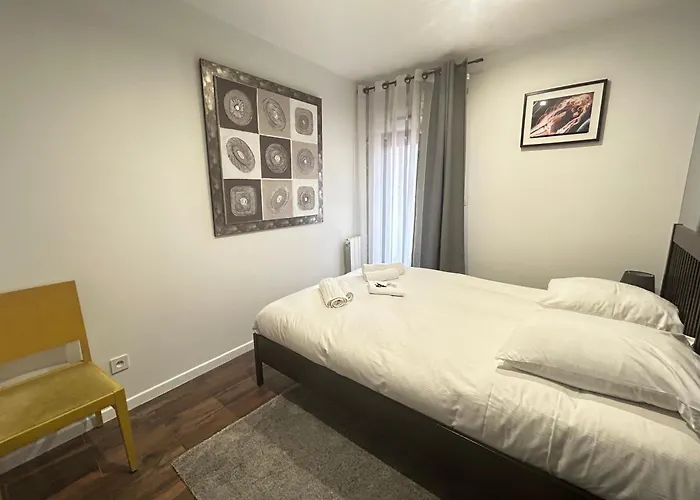 Hébergement de vacances Marvel House - Disneyland 5min, Private Parking, Terrace