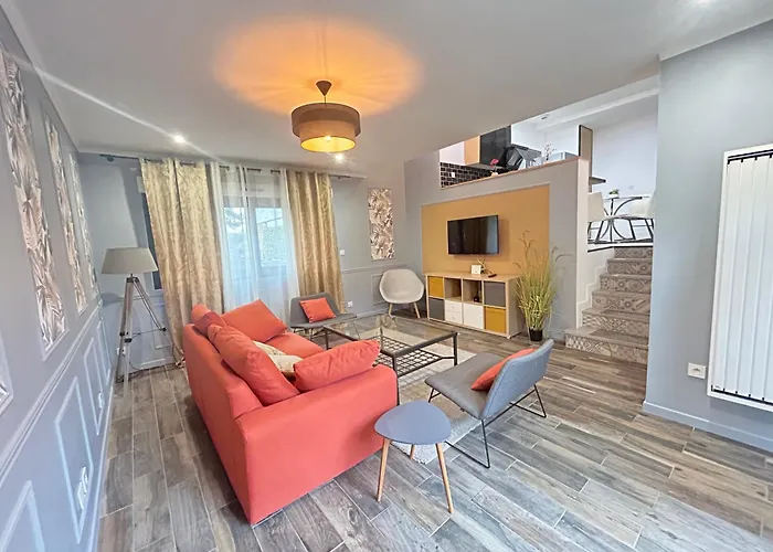 Hébergement de vacances Marvel House - Disneyland 5min, Private Parking, Terrace *