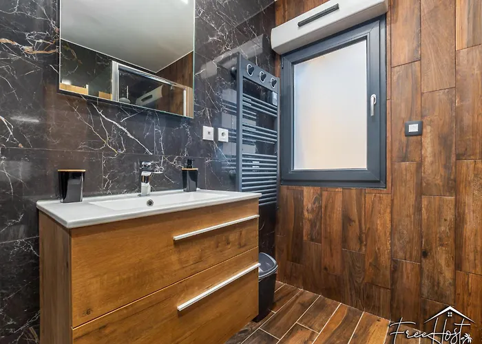 Hébergement de vacances Marvel House - Disneyland 5min, Private Parking, Terrace Magny-le-Hongre